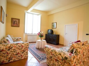 TV - Wohnung 'San Firenze' mit Waschmaschine by Interhome (Florence)