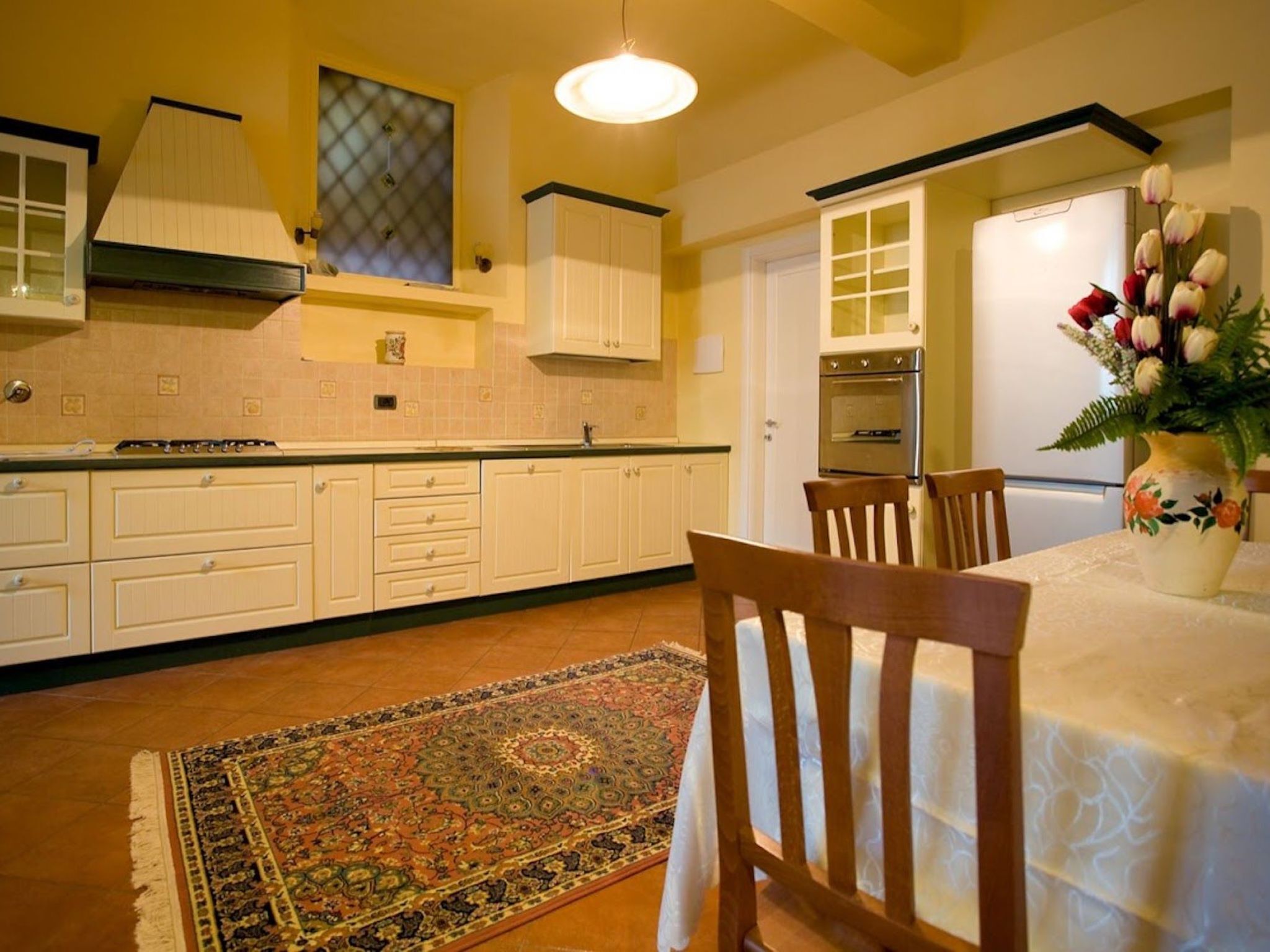 Réfrigérateur, four, lave-vaisselle