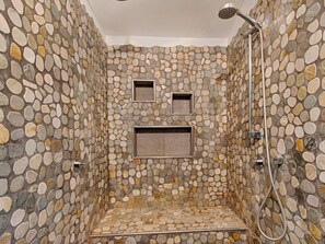 Towels - Zwei Schlafzimmer mit Garten und Whirlpool by Interhome (Florence)