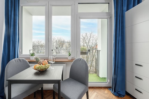 Lumina 2-room apart near the Old Town