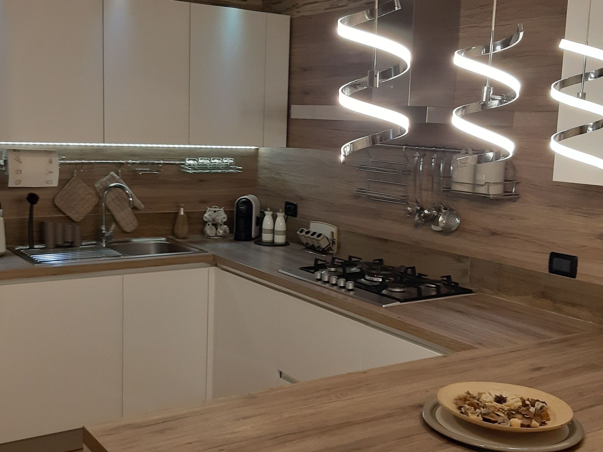 Frigorifero, microonde, forno, lavastoviglie