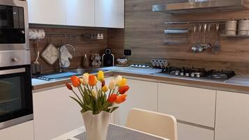 Fridge, microwave, oven, dishwasher