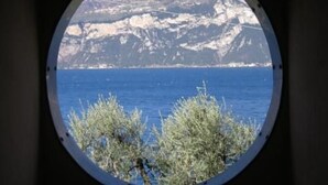 Unclassified image, 2 of 23, button - Wohnung 8 mit Seeblick, Garage, Schwimmbad, by Interhome (Brenzone)