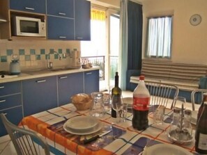 Dining - "Apartment 7" mit Pool by Interhome (Brenzone)