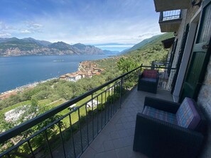 Property grounds - Apartment  by Interhome (Brenzone)