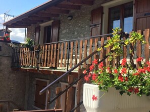 Exterior detail - Apartment  by Interhome (Brenzone)