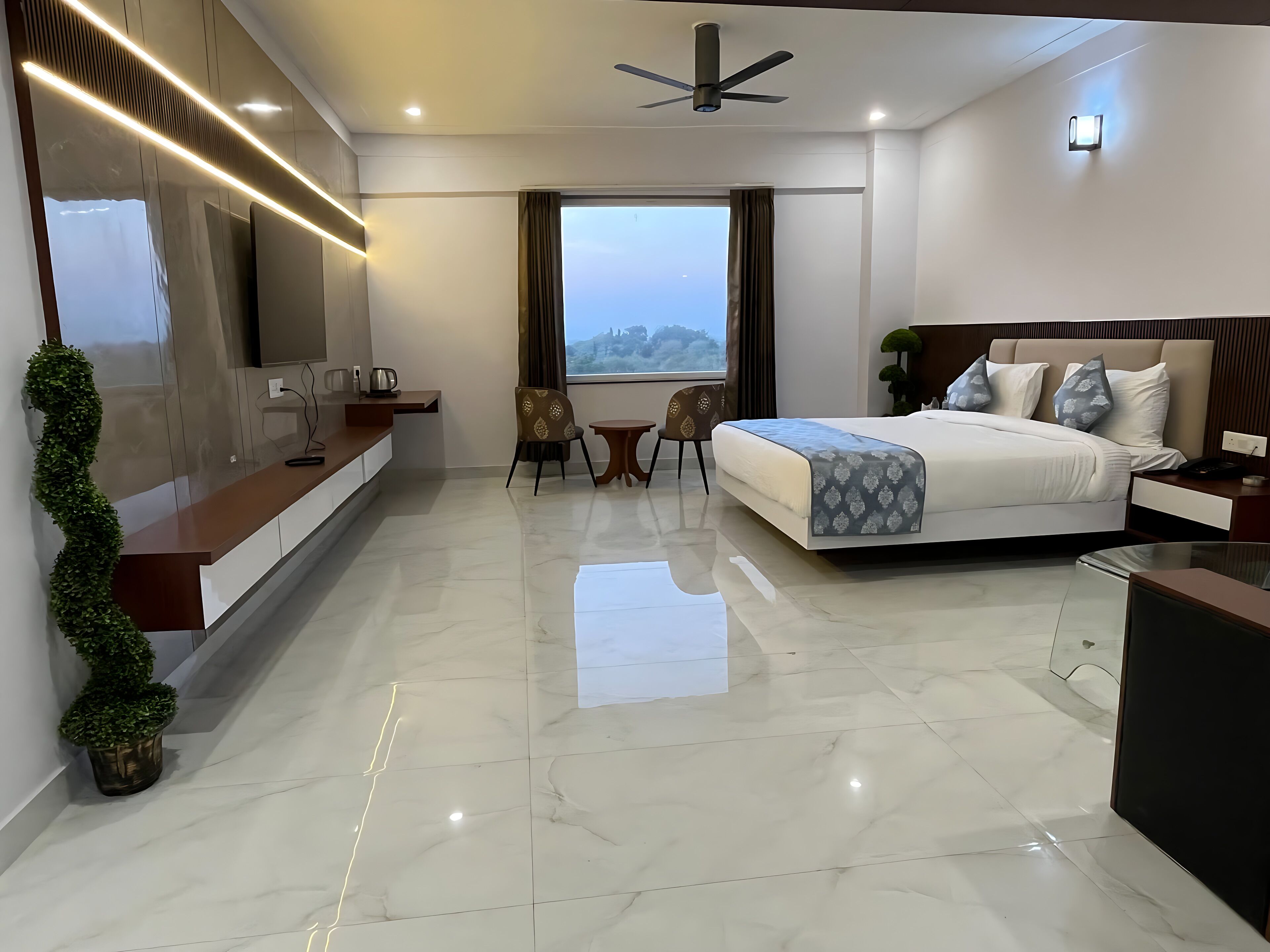 Premium Room With Jacuzzi | Free WiFi, bed sheets