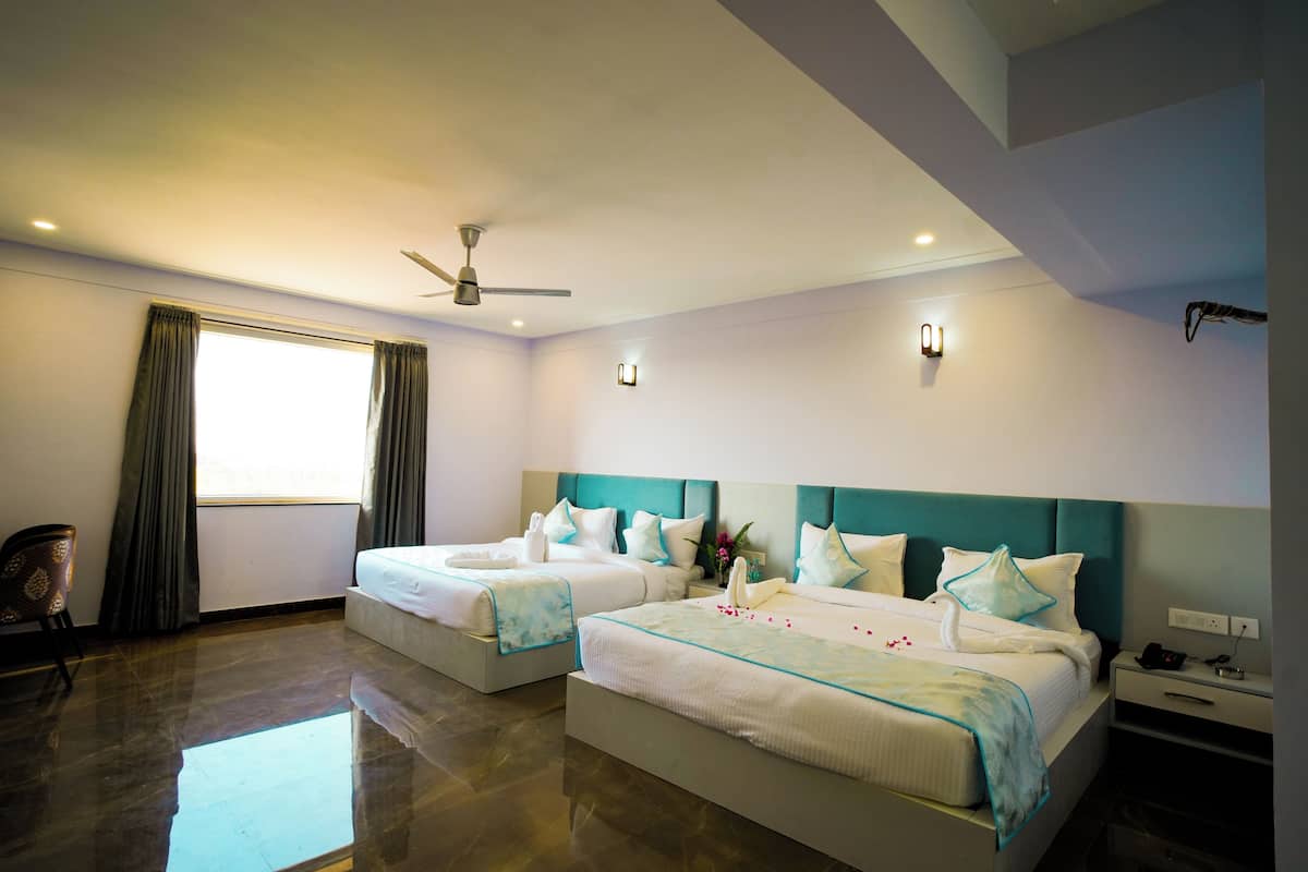 Family Room | Free WiFi, bed sheets