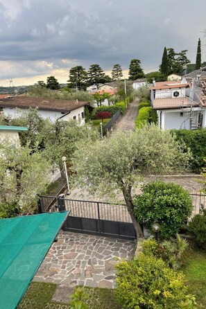 Property grounds - Heliopolis-Wohnung mit Blick aufs Wasser by Interhome (Manerba)