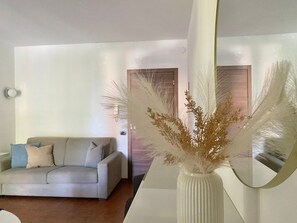 Living area - Gemütliche Drei-Zimmer-Wohnung mit Garten by Interhome (Sirmione)