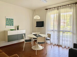 Dining - Gemütliche Zweizimmerwohnung mit Garten by Interhome (Sirmione)