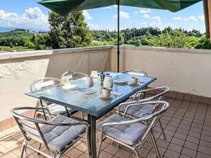 Outdoor dining - "Il Raggio di Sole" (Der Sonnenstrahl) by Interhome (Colà)