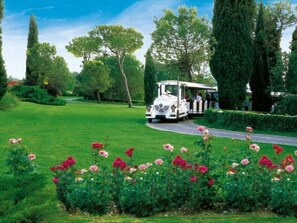 Property grounds - "Il Raggio di Sole" (Der Sonnenstrahl) by Interhome (Colà)