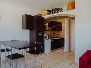 Frigorifero, microonde, forno, lavastoviglie