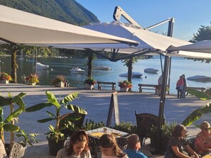 Outdoor dining - Casa Verdi" am See, nur einen Steinwurf vom Stadtzentrum entfernt by Interhome (Luino)