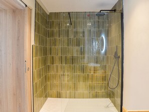 Bathroom - Dimora Salvia e Sole von Holiday World by Interhome (Pietra Ligure)