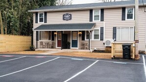 Unclassified image, 2 of 27, button - The Bluebird | Pet-Friendly 2BR Apt Near Hershey (Elizabethtown)