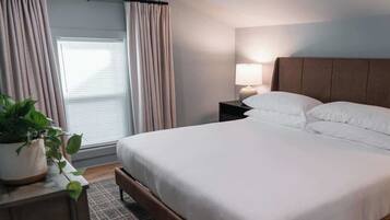 2 bedrooms, iron/ironing board, travel crib, WiFi (free)