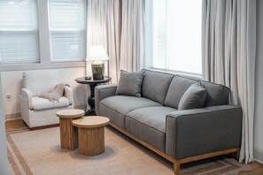 Smart TV - The Bluebird | Pet-Friendly 2BR Apt Near Hershey (Elizabethtown)