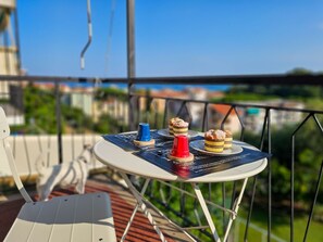 Outdoor dining - Mare e Mimose von Holiday World by Interhome (Pietra Ligure)