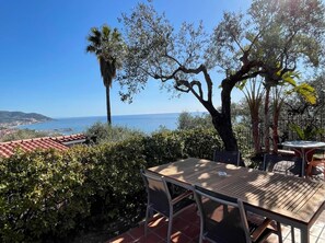 Outdoor dining - Villa Panorama in Diano Marina by Interhome (Diano Marina)