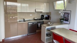 Fridge, oven, dishwasher, cookware/dishes/utensils - Panorama-Haus by Interhome (Diano Marina)