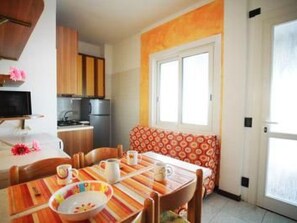 Dining - Wohnung 'Franco' in der Nähe des Strandes by Interhome (Bibione)
