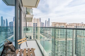 Property grounds - Prime Waterfront Location with Stunning Palm Jumeirah Views, Close to Dubai’s Top Attractions (Dubai)