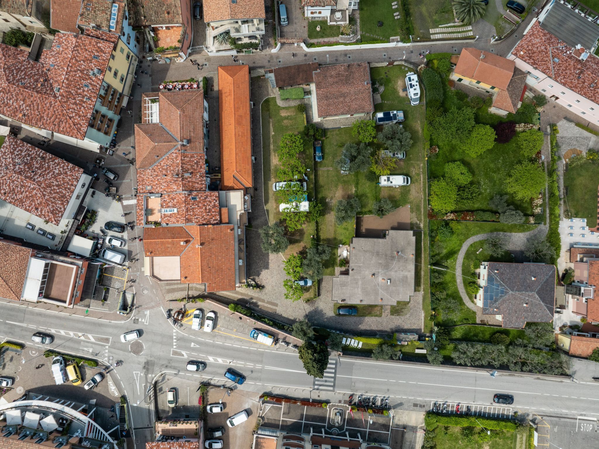 المنشأة من الخارج