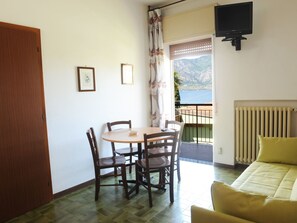 Dining - Wohnung mit Wasserblick by Interhome (Malcesine)