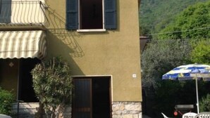 Exterior - in Salò mit Grill, Terrasse und Garten by Interhome (Salo')