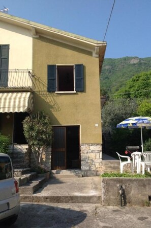 Exterior - in Salò mit Grill, Terrasse und Garten by Interhome (Salo')