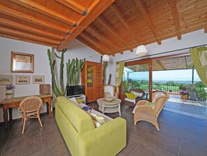 TV - Wohnung mit Blick auf den Gardasee by Interhome (Manerba)