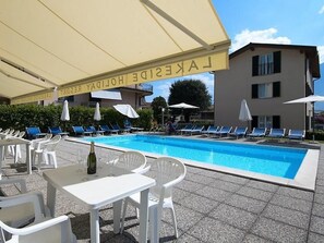 Pool - Wohnung in Domaso mit privatem Parkplatz by Interhome (Domaso)