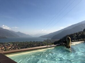 Pool - 'Casa Domenica' mit Blick aufs Wasser by Interhome (Gravedona)