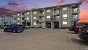 Exterior - Ocean View Condo @Beach/Cherry Grove Pier sleeps 6 (north myrtle beach)