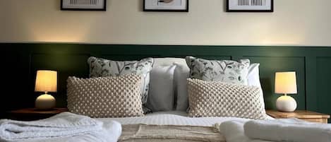 4 habitaciones, tabla de planchar con plancha y cuna de viaje