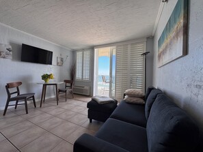 Smart TV - Perfect Weekend Getaway-Balcony (Daytona Beach)