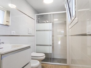 Bathroom - App. "Villa Miami B" mit Terrasse im Erdgeschoss by Interhome (Bibione)