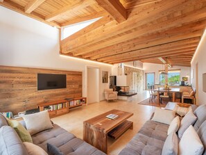 TV, fireplace, DVD player - Villa mit schönem Seepanorama und Naturteich by Interhome (Albisano)