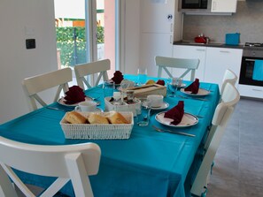 Dining - Charmante Wohnung in Solarolo mit Schwimmbad by Interhome (Manerba)