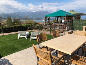 Outdoor dining - Charmante Wohnung in Solarolo mit Schwimmbad by Interhome (Manerba)