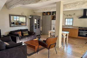 Ancienne Maison de Gardes, Lourmarin - Deluxe Two Bedroom Apartment - Salon