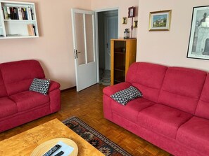 TV - Wohnung Annetta mit Sicht auf See und Berge by Interhome (Pianello Lario)