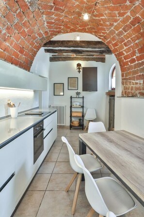 Fridge, oven, dishwasher, cookware/dishes/utensils - Appartment Barbera , Villa Pesce, Mombaruzzo by Interhome (Mombaruzzo)