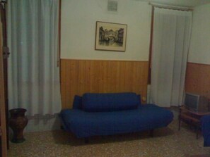 Living area - Zweijahreswohnung by Interhome (Venice)