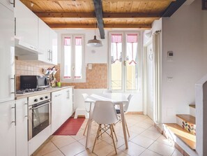 Fridge, microwave, oven, dishwasher - Wohnung 'Ihr Zuhause' mit Terrasse by Interhome (Bologna)
