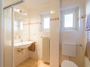Towels - Wohnung in den Dolomiten mit traumhafter Aussicht by Interhome (Aldein (Aldino))