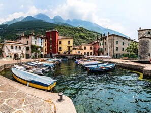 Marina - Traumhafter Rustico direkt am Ufer des Gardasees by Interhome (Malcesine)