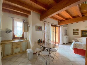 Dining - Wohnung mit Terrasse by Interhome (Peschiera del Garda)